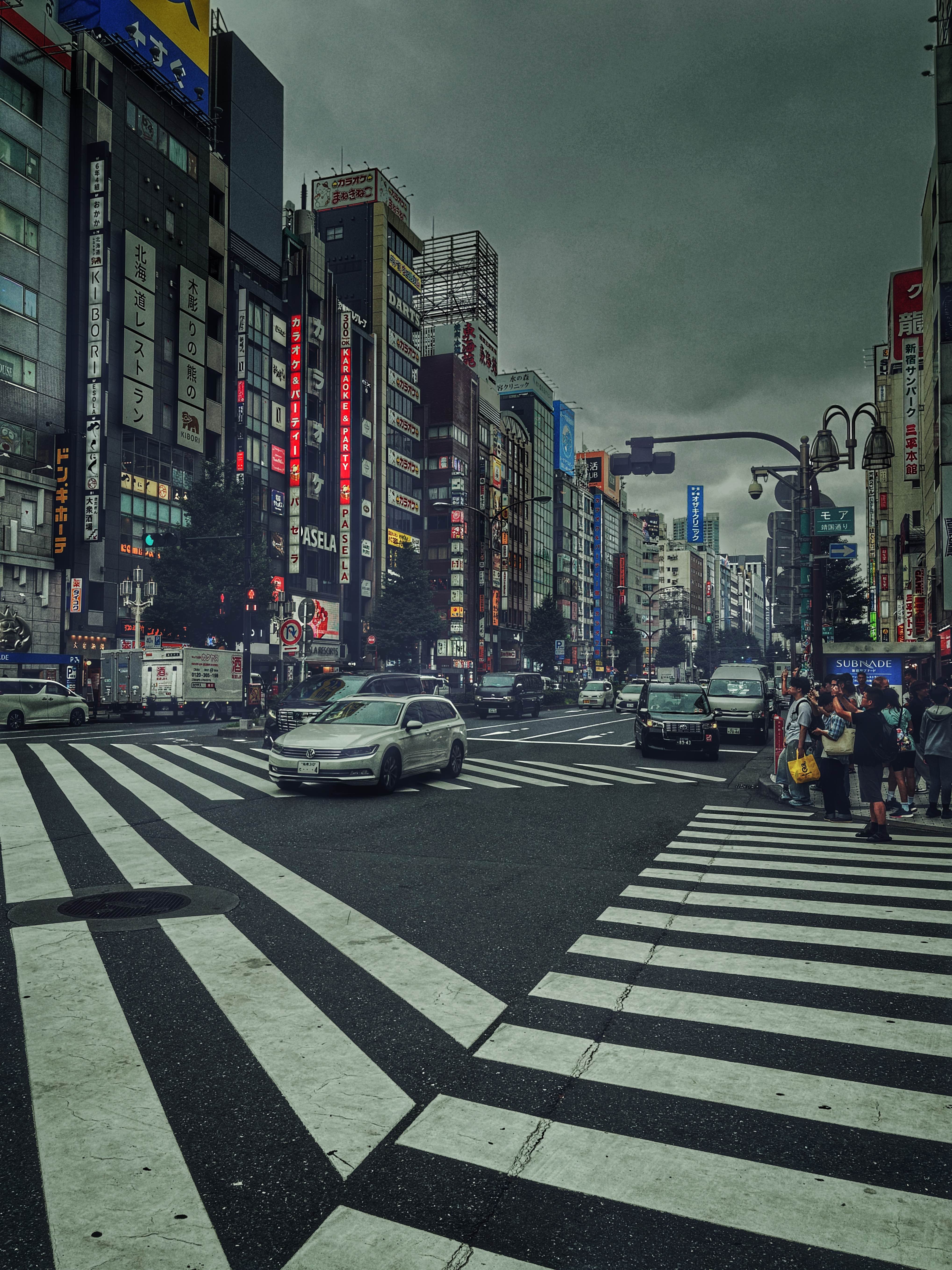 Diagonal street